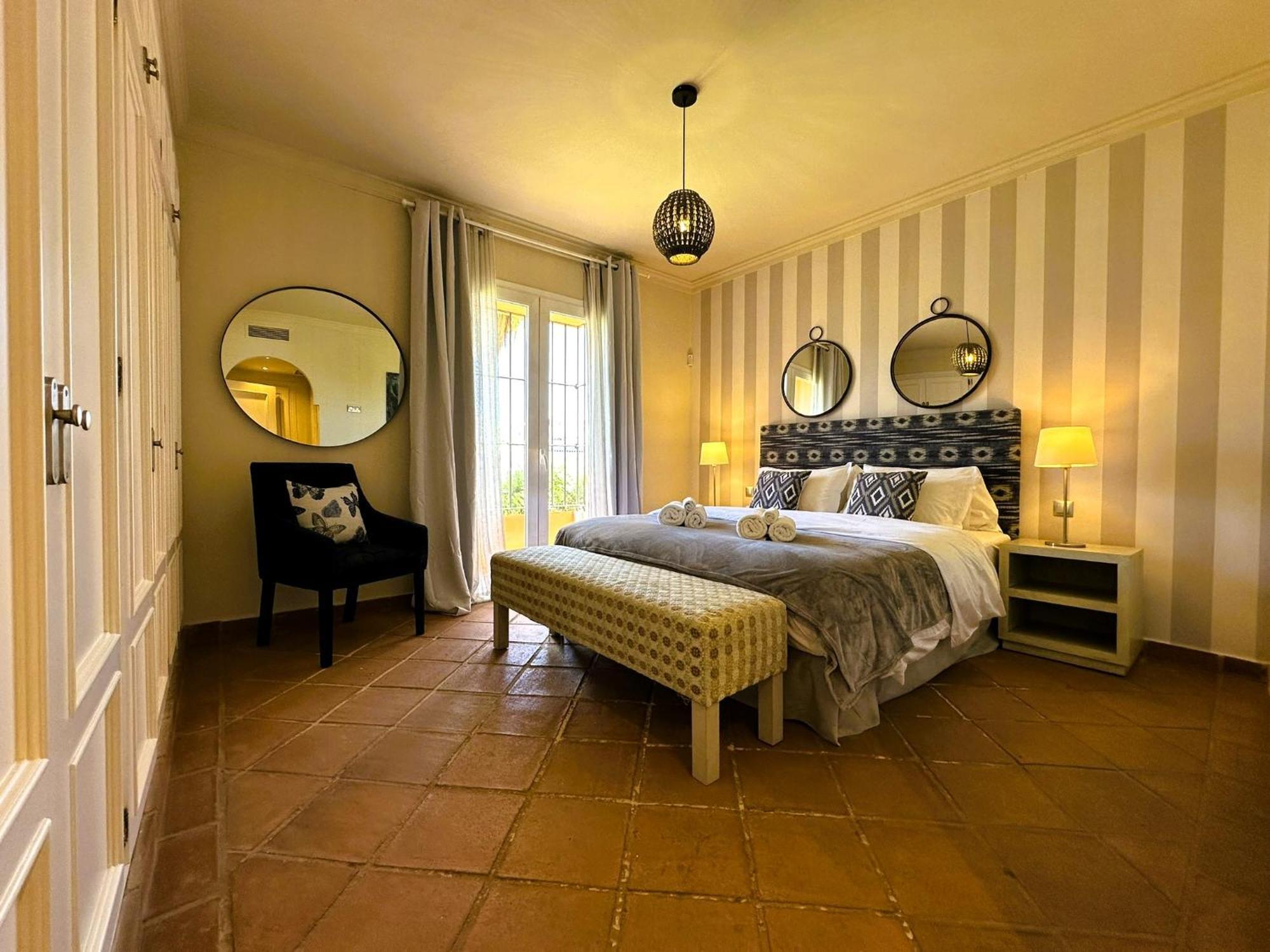 Appartement La Perla De Marakech à Estepona Extérieur photo