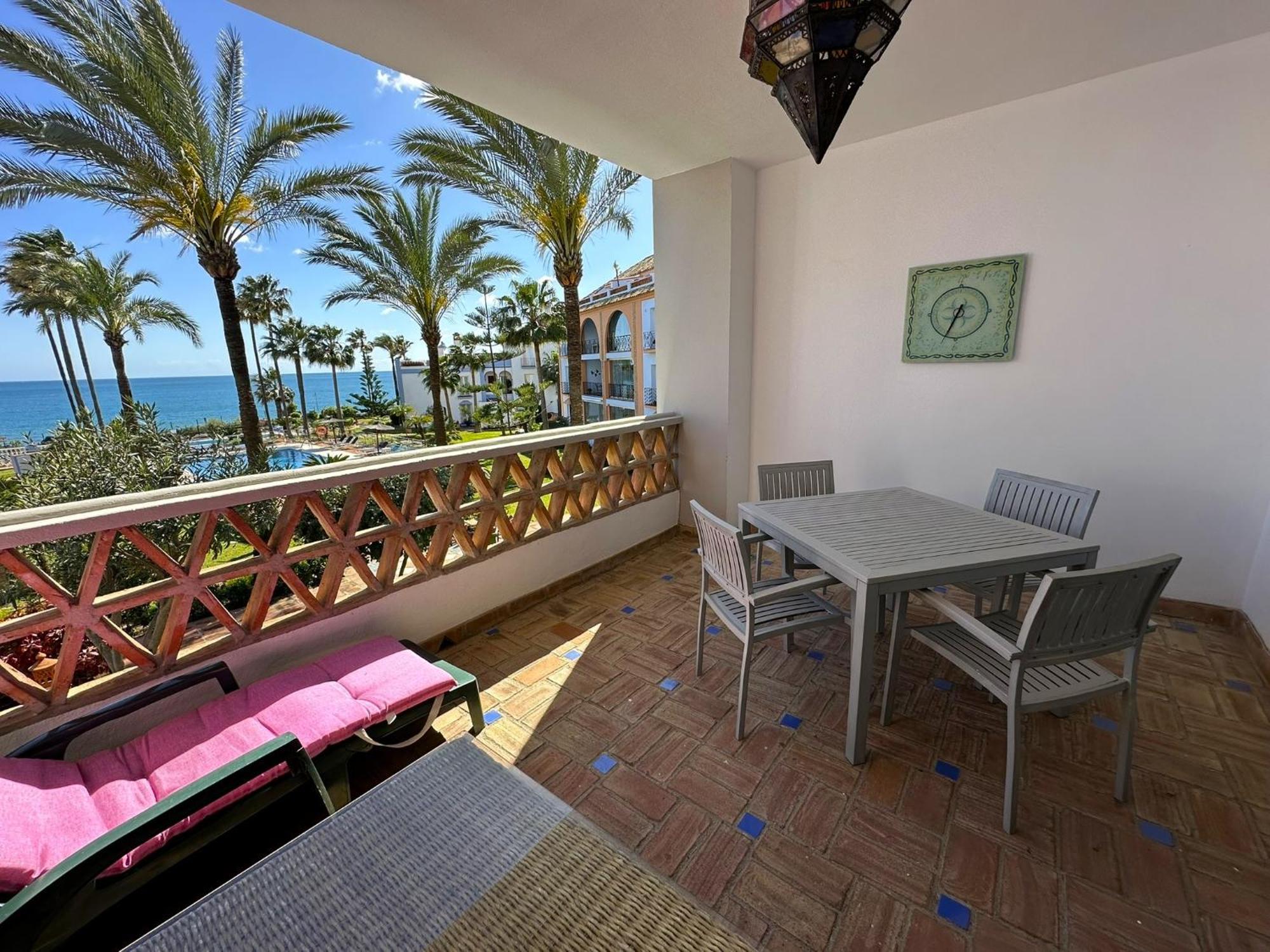 Appartement La Perla De Marakech à Estepona Extérieur photo