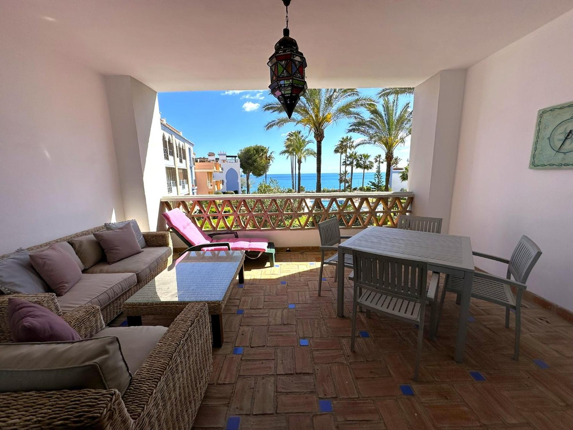 Appartement La Perla De Marakech à Estepona Extérieur photo